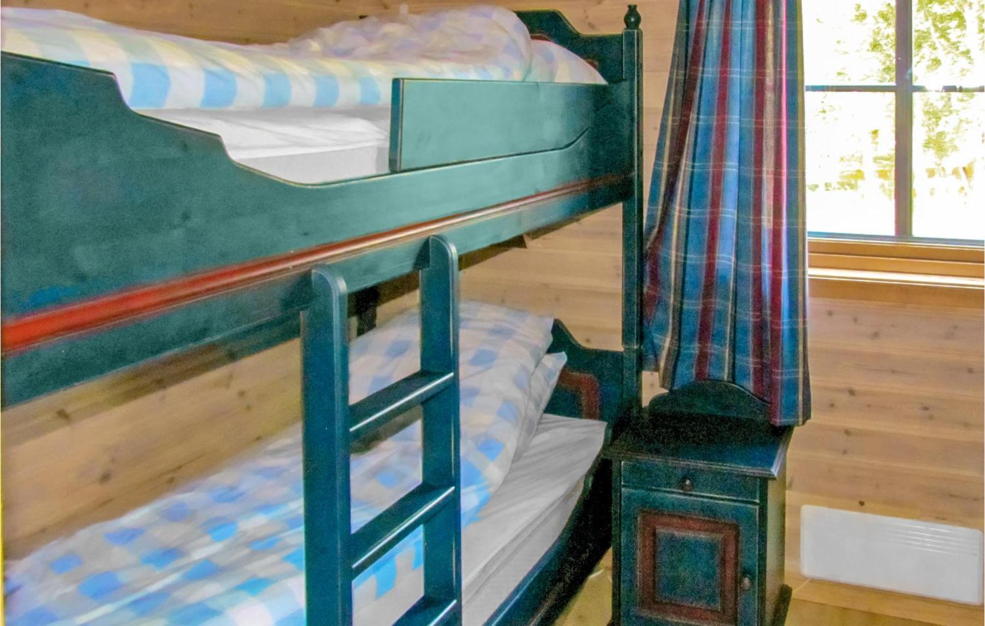3 Bedroom Beautiful Home In Vikesa Hovland  エクステリア 写真