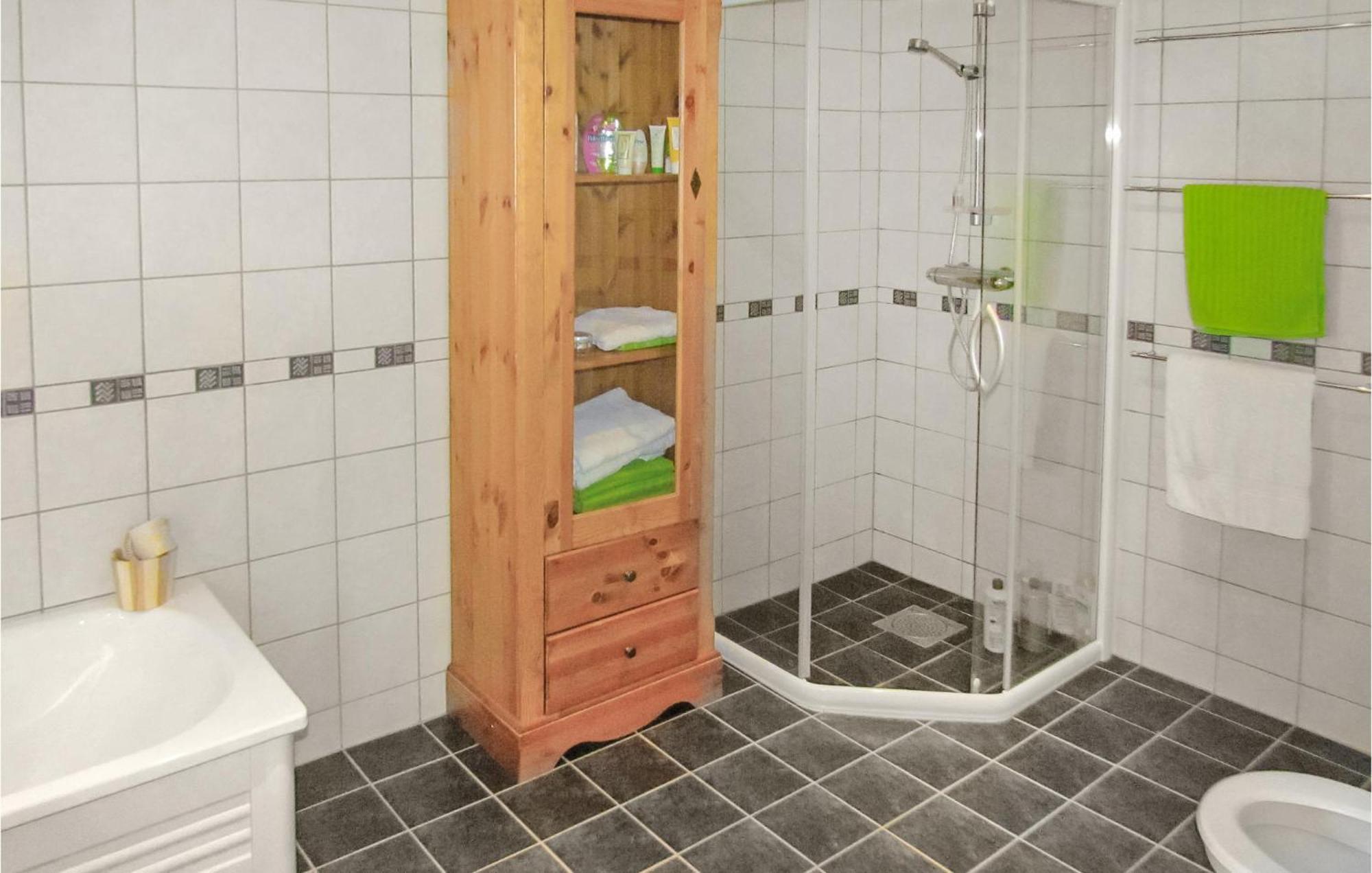 3 Bedroom Beautiful Home In Vikesa Hovland  エクステリア 写真