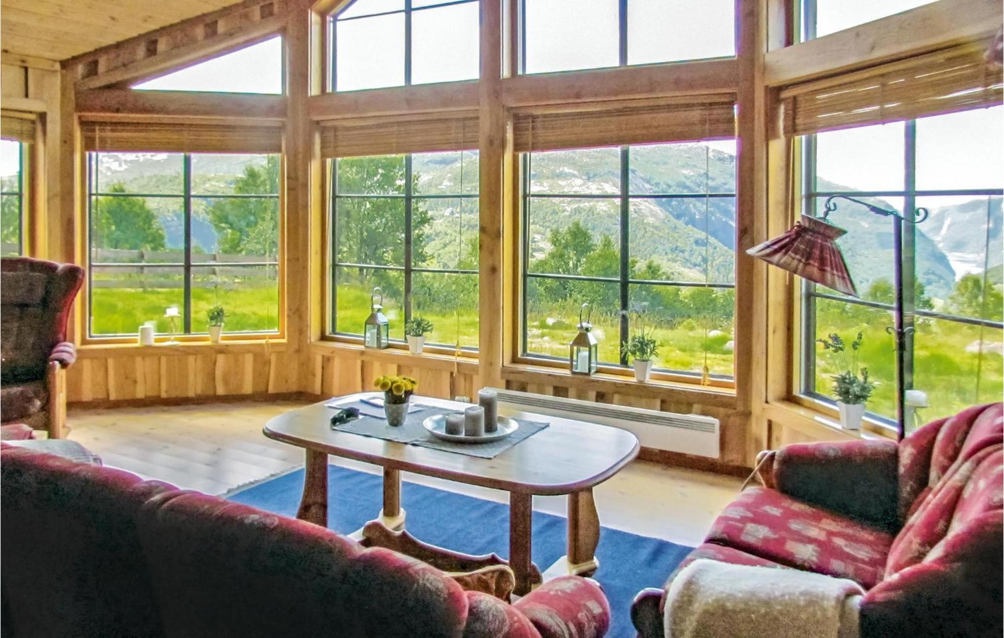 3 Bedroom Beautiful Home In Vikesa Hovland  エクステリア 写真
