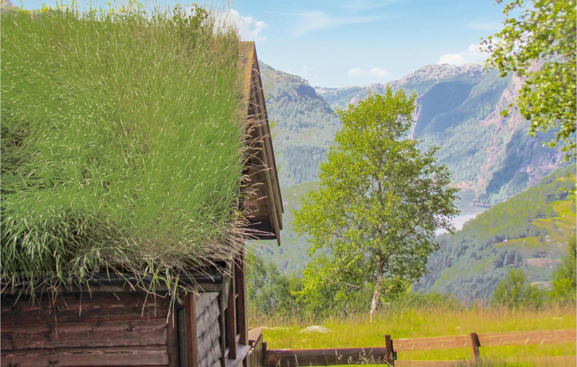 3 Bedroom Beautiful Home In Vikesa Hovland  エクステリア 写真